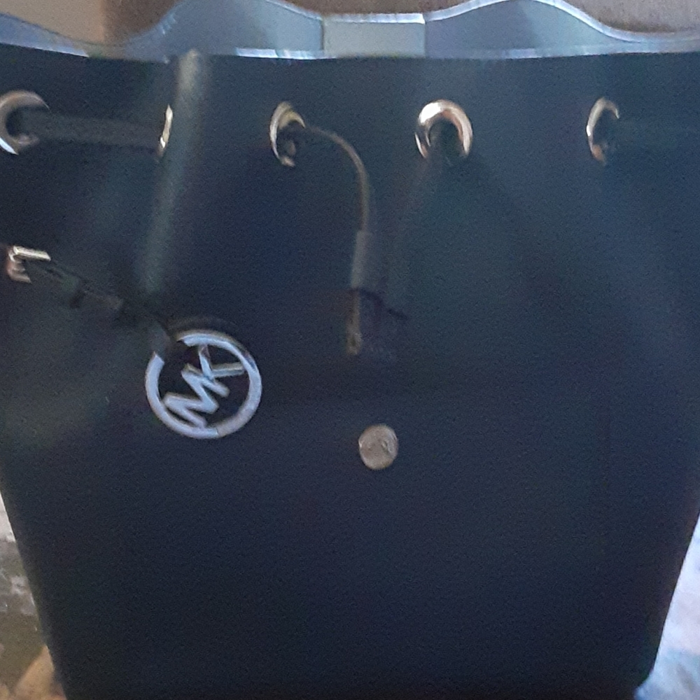 COPY - Mk Shoulder Bag - Picture 2 of 4
